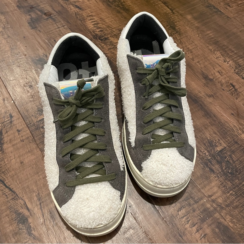 P448 John-W Low Top Sneaker Size 8